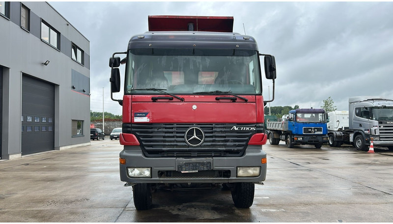 Mercedes-Benz Actros 4143 (BOITE MANUELLE / 8X8 / MANUAL GEARBOX / LAMES / GRAND PONT / BIG AXLE) - Kravas automašīna pašizgāzējs: foto 2 Mercedes-Benz Actros 4143 (BOITE MANUELLE / 8X8 / MANUAL GEARBOX / LAMES / GRAND PONT / BIG AXLE) - Kravas automašīna pašizgāzējs: foto 2