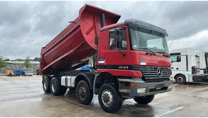 Mercedes-Benz Actros 4143 (BOITE MANUELLE / 8X8 / MANUAL GEARBOX / LAMES / GRAND PONT / BIG AXLE) - Kravas automašīna pašizgāzējs: foto 3 Mercedes-Benz Actros 4143 (BOITE MANUELLE / 8X8 / MANUAL GEARBOX / LAMES / GRAND PONT / BIG AXLE) - Kravas automašīna pašizgāzējs: foto 3