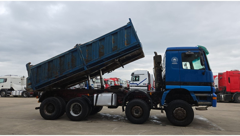 Mercedes-Benz Actros 4143 (EPS / 8X6 / LAMES / GRAND PONT / V6 / 3 PEDALES / MP1) - Kravas automašīna pašizgāzējs: foto 4 Mercedes-Benz Actros 4143 (EPS / 8X6 / LAMES / GRAND PONT / V6 / 3 PEDALES / MP1) - Kravas automašīna pašizgāzējs: foto 4