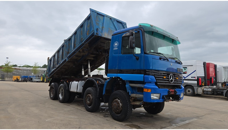 Mercedes-Benz Actros 4143 (EPS / 8X6 / LAMES / GRAND PONT / V6 / 3 PEDALES / MP1) - Kravas automašīna pašizgāzējs: foto 3 Mercedes-Benz Actros 4143 (EPS / 8X6 / LAMES / GRAND PONT / V6 / 3 PEDALES / MP1) - Kravas automašīna pašizgāzējs: foto 3