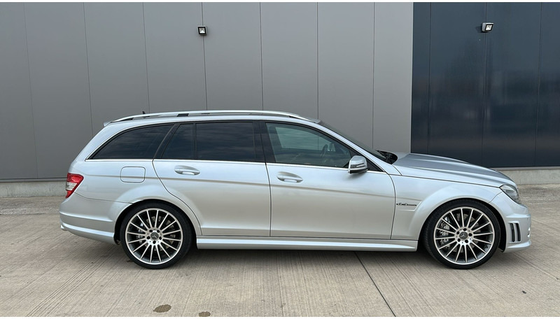 Mercedes-Benz C-Klasse 63 AMG (LICHTE VRACHT / BELGISCHE WAGEN / V8 / OPEN DAK) - Vieglā automašīna: foto 4 Mercedes-Benz C-Klasse 63 AMG (LICHTE VRACHT / BELGISCHE WAGEN / V8 / OPEN DAK) - Vieglā automašīna: foto 4