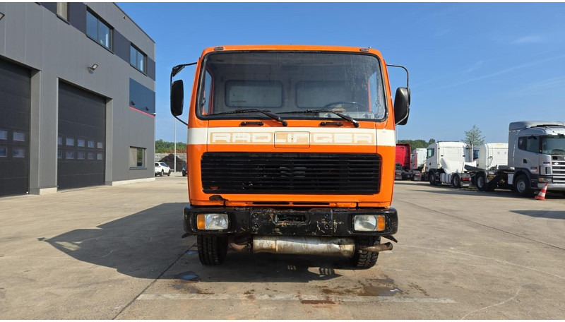 Mercedes-Benz SK 1619 (12.400L / GERMAN TRUCK / CAMION ALLEMAGNE / LAMES / GRAND PONT / V6) - Autocisterna: foto 2 Mercedes-Benz SK 1619 (12.400L / GERMAN TRUCK / CAMION ALLEMAGNE / LAMES / GRAND PONT / V6) - Autocisterna: foto 2