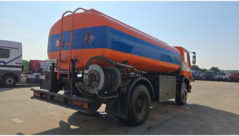 Mercedes-Benz SK 1619 (12.400L / GERMAN TRUCK / CAMION ALLEMAGNE / LAMES / GRAND PONT / V6) - Autocisterna: foto 5 Mercedes-Benz SK 1619 (12.400L / GERMAN TRUCK / CAMION ALLEMAGNE / LAMES / GRAND PONT / V6) - Autocisterna: foto 5