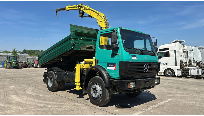 Mercedes-Benz SK 1722 (4X4 / LAMES / GRAND PONT / GRUE / TRES PROPRE / BIG HUB / STEEL SUSP. / V6) - Kravas automašīna pašizgāzējs, Kravas auto ar manipulatoru: foto 3 Mercedes-Benz SK 1722 (4X4 / LAMES / GRAND PONT / GRUE / TRES PROPRE / BIG HUB / STEEL SUSP. / V6) - Kravas automašīna pašizgāzējs, Kravas auto ar manipulatoru: foto 3