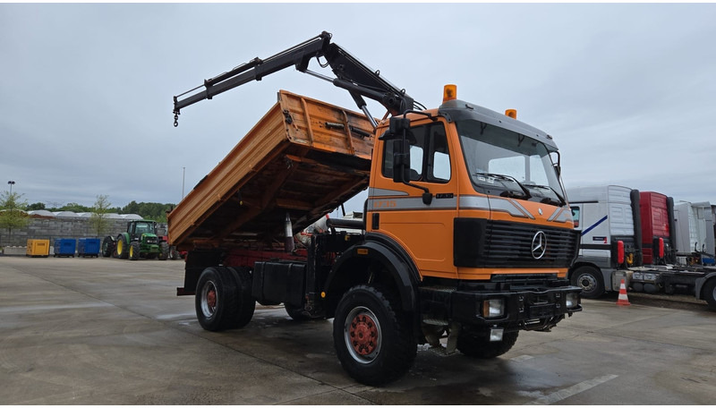 Mercedes-Benz SK 1735 (V8 2X TURBO / 4X4 / PARFAIT ETAT !!!! / GRUE / LAMES / GRAND PONT / TOP CONDITION !!!) - Kravas automašīna pašizgāzējs, Kravas auto ar manipulatoru: foto 3 Mercedes-Benz SK 1735 (V8 2X TURBO / 4X4 / PARFAIT ETAT !!!! / GRUE / LAMES / GRAND PONT / TOP CONDITION !!!) - Kravas automašīna pašizgāzējs, Kravas auto ar manipulatoru: foto 3