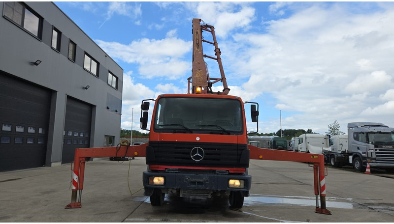 Mercedes-Benz SK 1824 (V6 / LAMES / GRAND PONT / PUTZMEISTER 24M/ JOYSTICK / RADIO) - Betona sūknis: foto 5 Mercedes-Benz SK 1824 (V6 / LAMES / GRAND PONT / PUTZMEISTER 24M/ JOYSTICK / RADIO) - Betona sūknis: foto 5