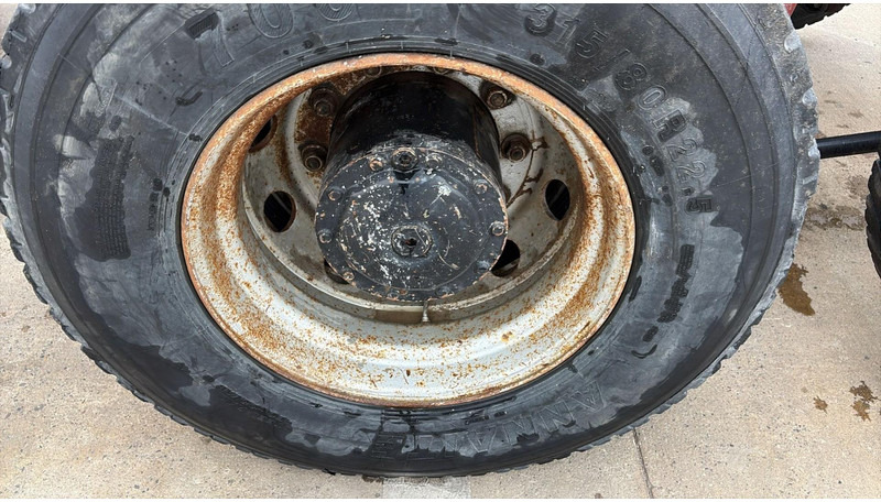 Šasija kravas automašīna Mercedes-Benz SK 2233 (GRAND PONT / V8 AVEC 2X TURBO / BIG AXLE): foto 12