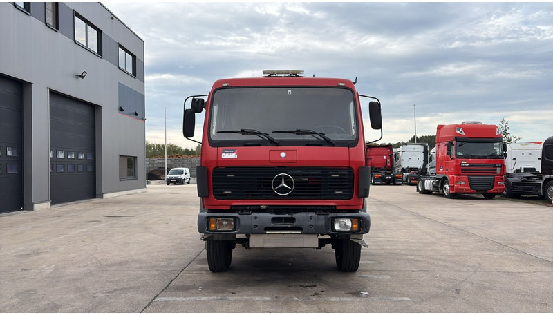 Mercedes-Benz SK 2233 (LAMES / GRAND PONT / V8 AVEC 2X TURBO / BIG AXLE) - Šasija kravas automašīna: foto 2 Mercedes-Benz SK 2233 (LAMES / GRAND PONT / V8 AVEC 2X TURBO / BIG AXLE) - Šasija kravas automašīna: foto 2