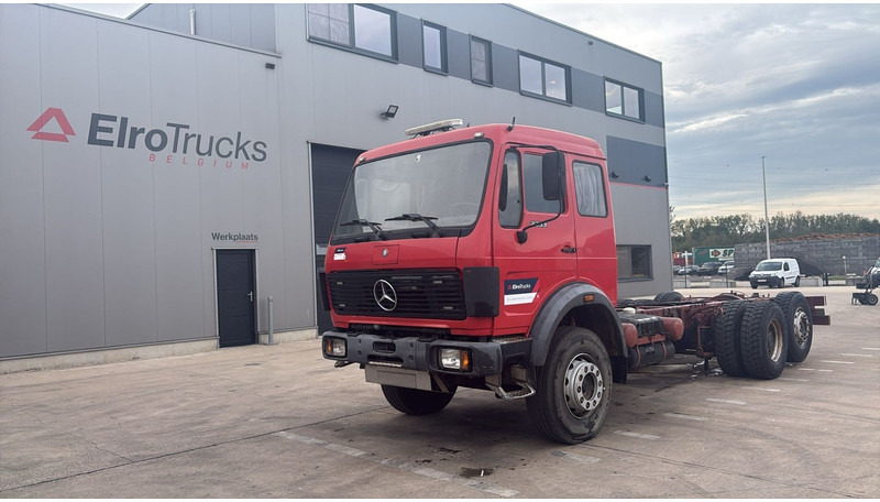 Mercedes-Benz SK 2233 (LAMES / GRAND PONT / V8 AVEC 2X TURBO / BIG AXLE) - Šasija kravas automašīna: foto 1 Mercedes-Benz SK 2233 (LAMES / GRAND PONT / V8 AVEC 2X TURBO / BIG AXLE) - Šasija kravas automašīna: foto 1