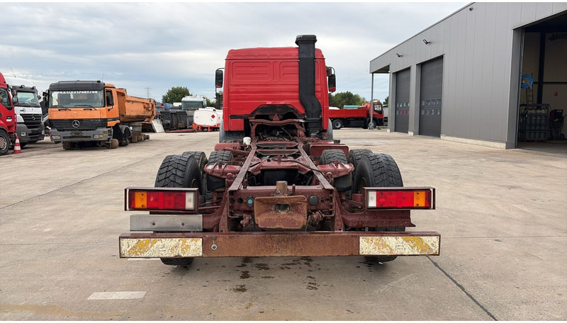 Mercedes-Benz SK 2233 (LAMES / GRAND PONT / V8 AVEC 2X TURBO / BIG AXLE) - Šasija kravas automašīna: foto 5 Mercedes-Benz SK 2233 (LAMES / GRAND PONT / V8 AVEC 2X TURBO / BIG AXLE) - Šasija kravas automašīna: foto 5