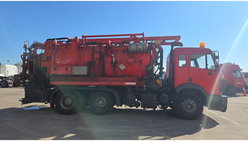 Mercedes-Benz SK 2435 (15.000 L / V8 AVEC 2X TURBO / BOITE MANUELLE / TRES BONNE ETAT / GRAND PONT) - Asenizācijas mašīna: foto 4 Mercedes-Benz SK 2435 (15.000 L / V8 AVEC 2X TURBO / BOITE MANUELLE / TRES BONNE ETAT / GRAND PONT) - Asenizācijas mašīna: foto 4