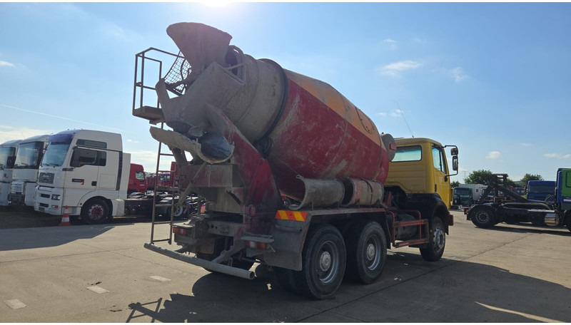 Mercedes-Benz SK 2527 (MALAXEUR / MIXER / POSSIBLE COMME CHASSIS / 6X4 / LAMES / GRAND PONT) - Betonvedējs: foto 4 Mercedes-Benz SK 2527 (MALAXEUR / MIXER / POSSIBLE COMME CHASSIS / 6X4 / LAMES / GRAND PONT) - Betonvedējs: foto 4
