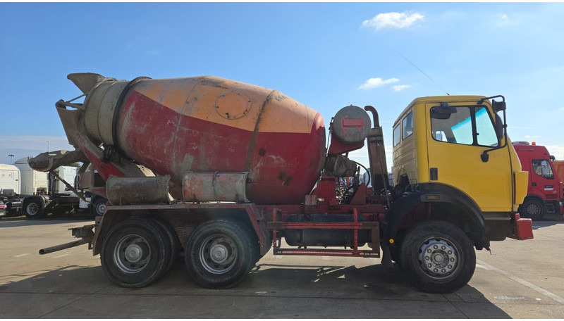 Mercedes-Benz SK 2527 (MALAXEUR / MIXER / POSSIBLE COMME CHASSIS / 6X4 / LAMES / GRAND PONT) - Betonvedējs: foto 3 Mercedes-Benz SK 2527 (MALAXEUR / MIXER / POSSIBLE COMME CHASSIS / 6X4 / LAMES / GRAND PONT) - Betonvedējs: foto 3