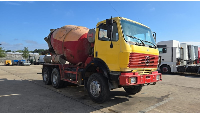 Mercedes-Benz SK 2527 (MALAXEUR / MIXER / POSSIBLE COMME CHASSIS / 6X4 / LAMES / GRAND PONT) - Betonvedējs: foto 5 Mercedes-Benz SK 2527 (MALAXEUR / MIXER / POSSIBLE COMME CHASSIS / 6X4 / LAMES / GRAND PONT) - Betonvedējs: foto 5