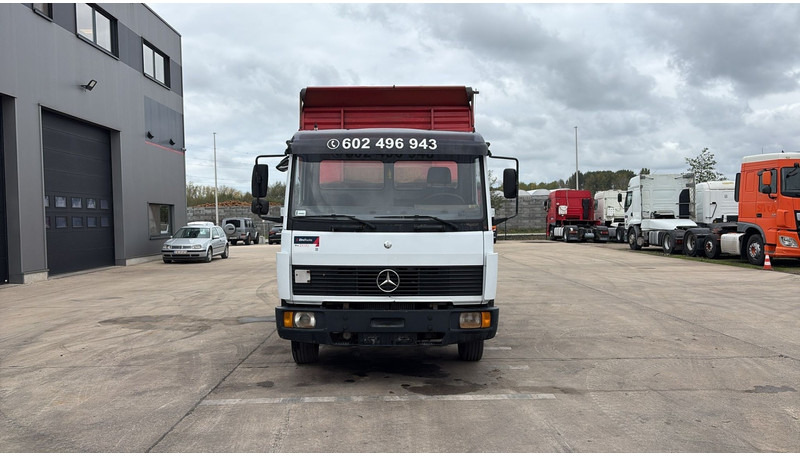 Mercedes-Benz SK 814 (SPER / AUXILAIRY / MANUAL PUMP / STEEL SUSP. / 6 CYLINDER / 3 WAY TIPPER / PERFECT) - Kravas automašīna pašizgāzējs: foto 2 Mercedes-Benz SK 814 (SPER / AUXILAIRY / MANUAL PUMP / STEEL SUSP. / 6 CYLINDER / 3 WAY TIPPER / PERFECT) - Kravas automašīna pašizgāzējs: foto 2