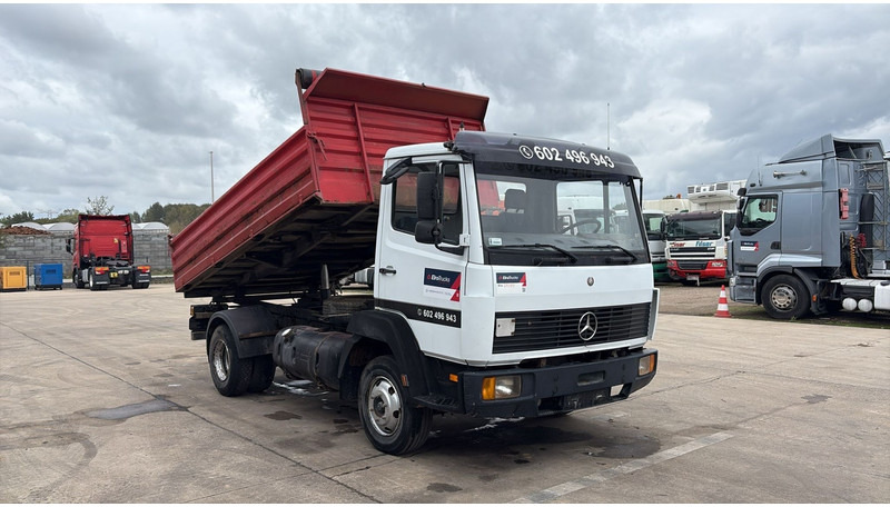 Mercedes-Benz SK 814 (SPER / AUXILAIRY / MANUAL PUMP / STEEL SUSP. / 6 CYLINDER / 3 WAY TIPPER / PERFECT) - Kravas automašīna pašizgāzējs: foto 3 Mercedes-Benz SK 814 (SPER / AUXILAIRY / MANUAL PUMP / STEEL SUSP. / 6 CYLINDER / 3 WAY TIPPER / PERFECT) - Kravas automašīna pašizgāzējs: foto 3