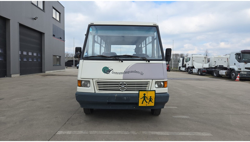 Mercedes-Benz Vario 614 (BELGIAN BUS / 34 SEATS / MANUAL PUMP / LAMES / STEEL SUSP.) - Pilsētas autobuss: foto 3 Mercedes-Benz Vario 614 (BELGIAN BUS / 34 SEATS / MANUAL PUMP / LAMES / STEEL SUSP.) - Pilsētas autobuss: foto 3