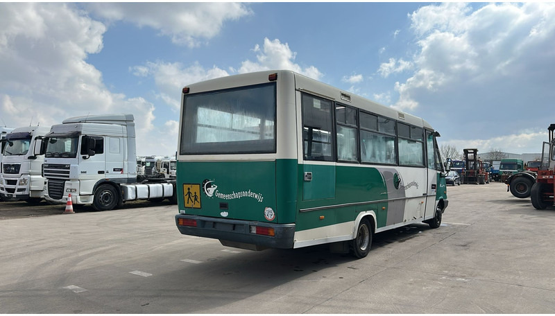 Mercedes-Benz Vario 614 (BELGIAN BUS / MANUAL PUMP / POMPE MANUELLE / BOITE MANUELLE / LAMES) - Pilsētas autobuss: foto 5 Mercedes-Benz Vario 614 (BELGIAN BUS / MANUAL PUMP / POMPE MANUELLE / BOITE MANUELLE / LAMES) - Pilsētas autobuss: foto 5