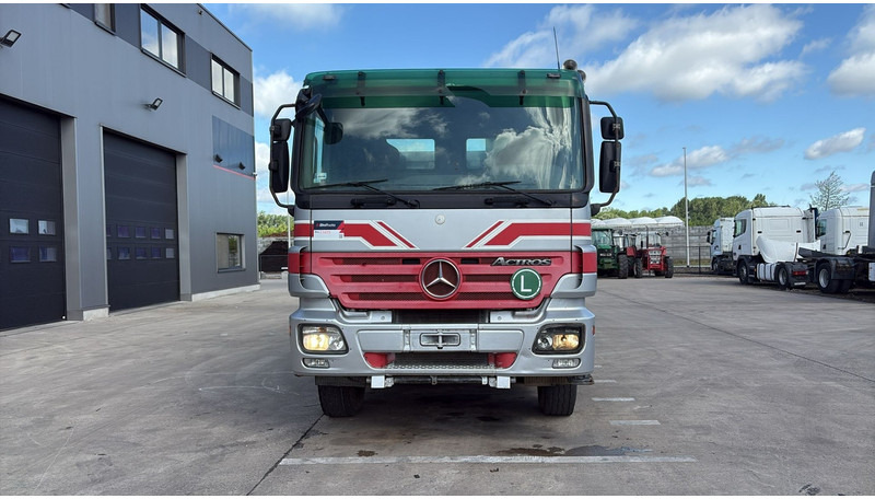 Mercedes-Benz actros 3241 (8X4 / LAMES / GRAND PONT / GRAND BENNE / 3 PONTS / TRES BONNE ETAT) - Kravas automašīna pašizgāzējs: foto 2 Mercedes-Benz actros 3241 (8X4 / LAMES / GRAND PONT / GRAND BENNE / 3 PONTS / TRES BONNE ETAT) - Kravas automašīna pašizgāzējs: foto 2