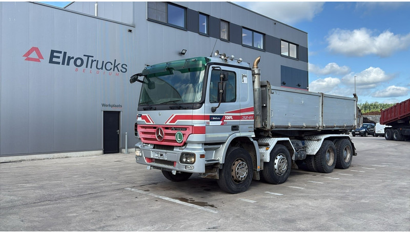 Mercedes-Benz actros 3241 (8X4 / LAMES / GRAND PONT / GRAND BENNE / 3 PONTS / TRES BONNE ETAT) - Kravas automašīna pašizgāzējs: foto 1 Mercedes-Benz actros 3241 (8X4 / LAMES / GRAND PONT / GRAND BENNE / 3 PONTS / TRES BONNE ETAT) - Kravas automašīna pašizgāzējs: foto 1