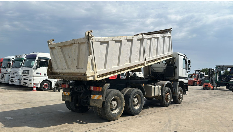 Mercedes-Benz actros 4140 (8X8 / BOITE MANUELLE / MANUAL GEARBOX / LAMES / GRAND PONT / BIG AXLE) - Kravas automašīna pašizgāzējs: foto 4 Mercedes-Benz actros 4140 (8X8 / BOITE MANUELLE / MANUAL GEARBOX / LAMES / GRAND PONT / BIG AXLE) - Kravas automašīna pašizgāzējs: foto 4