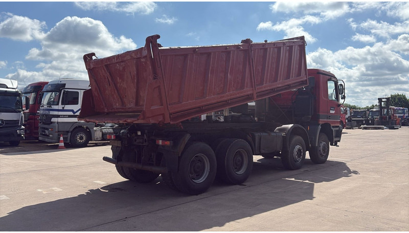Mercedes-Benz actros 4140 (EPS / 8X6 / LAMES / GRAND PONT / GRAND BENNE / 3 PONTS / TRES BONNE ETAT) - Kravas automašīna pašizgāzējs: foto 5 Mercedes-Benz actros 4140 (EPS / 8X6 / LAMES / GRAND PONT / GRAND BENNE / 3 PONTS / TRES BONNE ETAT) - Kravas automašīna pašizgāzējs: foto 5