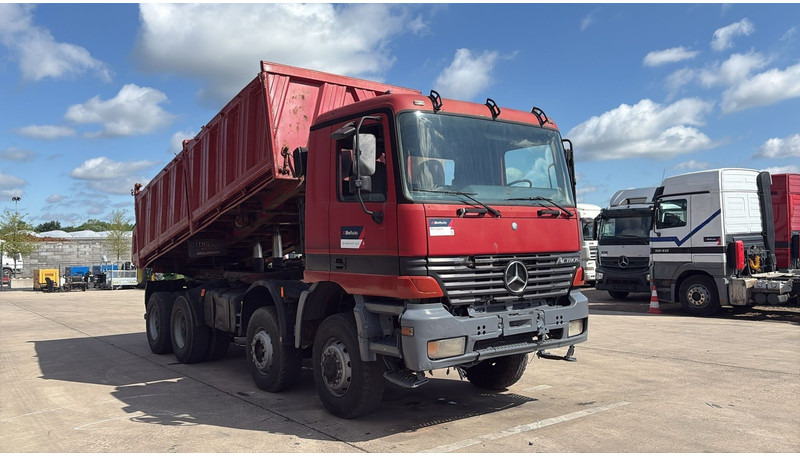 Mercedes-Benz actros 4140 (EPS / 8X6 / LAMES / GRAND PONT / GRAND BENNE / 3 PONTS / TRES BONNE ETAT) - Kravas automašīna pašizgāzējs: foto 3 Mercedes-Benz actros 4140 (EPS / 8X6 / LAMES / GRAND PONT / GRAND BENNE / 3 PONTS / TRES BONNE ETAT) - Kravas automašīna pašizgāzējs: foto 3