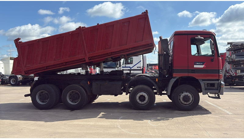 Mercedes-Benz actros 4140 (EPS / 8X6 / LAMES / GRAND PONT / GRAND BENNE / 3 PONTS / TRES BONNE ETAT) - Kravas automašīna pašizgāzējs: foto 4 Mercedes-Benz actros 4140 (EPS / 8X6 / LAMES / GRAND PONT / GRAND BENNE / 3 PONTS / TRES BONNE ETAT) - Kravas automašīna pašizgāzējs: foto 4