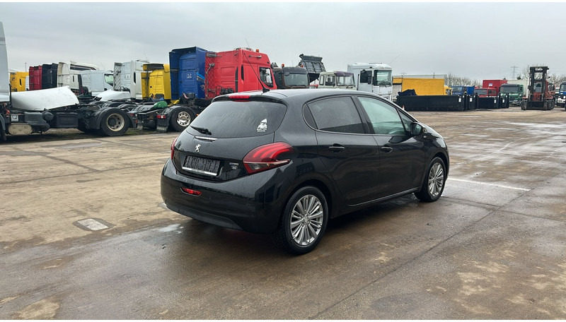 Peugeot 208 (BELGIAN CAR / AIRCO / 5 DOORS / PETROL) - Vieglā automašīna: foto 5 Peugeot 208 (BELGIAN CAR / AIRCO / 5 DOORS / PETROL) - Vieglā automašīna: foto 5