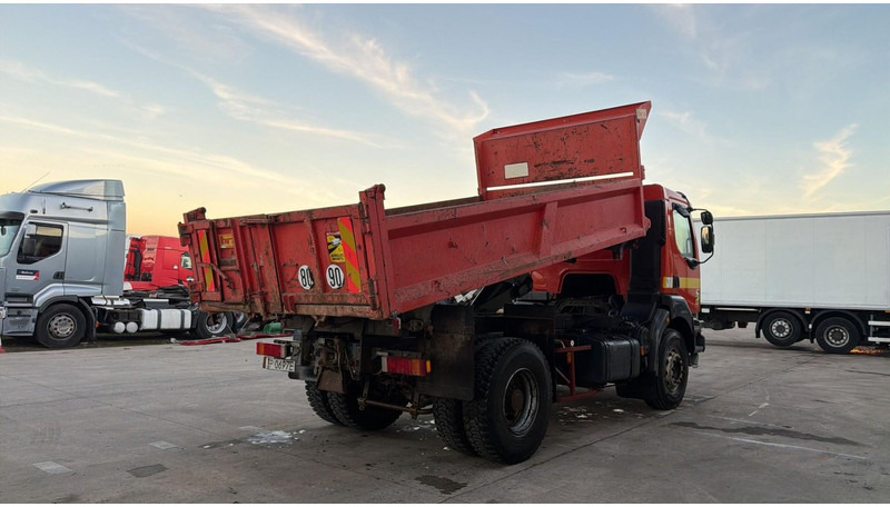 Renault KERAX 340 (POMPE MANUELLE / MANUAL PUMP / STEEL SUSP. / LAMES / GRAND PONT/ PARFAIT ETAT) - Kravas automašīna pašizgāzējs: foto 4 Renault KERAX 340 (POMPE MANUELLE / MANUAL PUMP / STEEL SUSP. / LAMES / GRAND PONT/ PARFAIT ETAT) - Kravas automašīna pašizgāzējs: foto 4