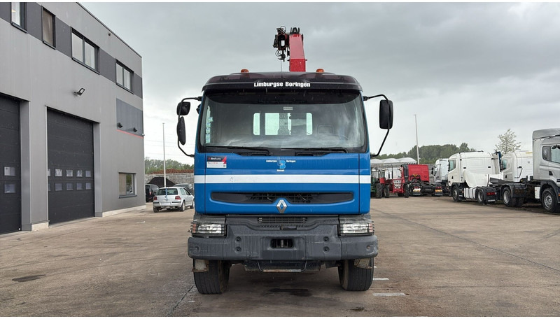 Renault KERAX 420 (HMF 1683 K2 / BE TRUCK / LAMES / GRAND PONT / BOITE MANUELLE) - Pacēlājs ar āķi, Kravas auto ar manipulatoru: foto 3 Renault KERAX 420 (HMF 1683 K2 / BE TRUCK / LAMES / GRAND PONT / BOITE MANUELLE) - Pacēlājs ar āķi, Kravas auto ar manipulatoru: foto 3