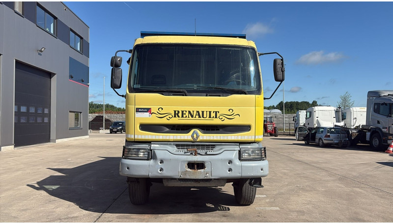Renault Kerax 385 (BOITE MANUELLE / GRAND PONT / LAMES / MANUAL GEARBOX) - Kravas automašīna pašizgāzējs: foto 2 Renault Kerax 385 (BOITE MANUELLE / GRAND PONT / LAMES / MANUAL GEARBOX) - Kravas automašīna pašizgāzējs: foto 2