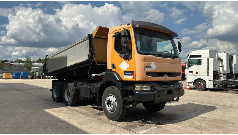 Renault Kerax 385 (POMPE MANUELLE / MANUAL PUMP / 6X4 / LAMES / GRAND PONT) - Kravas automašīna pašizgāzējs: foto 3 Renault Kerax 385 (POMPE MANUELLE / MANUAL PUMP / 6X4 / LAMES / GRAND PONT) - Kravas automašīna pašizgāzējs: foto 3
