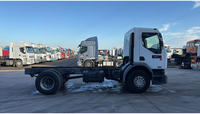 Renault Premium 320 (FULL STEEL / LAMES / BOITE MANUELLE / MANUAL GEARBOX) - Šasija kravas automašīna: foto 3 Renault Premium 320 (FULL STEEL / LAMES / BOITE MANUELLE / MANUAL GEARBOX) - Šasija kravas automašīna: foto 3