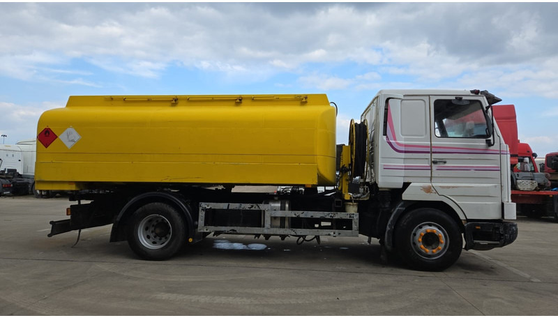 Scania 113-360 (13500L / POMPE MANUELLE / MANUAL PUMP / TOP CONDITION / WITH PUMP + COUNTER !!) - Autocisterna: foto 4 Scania 113-360 (13500L / POMPE MANUELLE / MANUAL PUMP / TOP CONDITION / WITH PUMP + COUNTER !!) - Autocisterna: foto 4