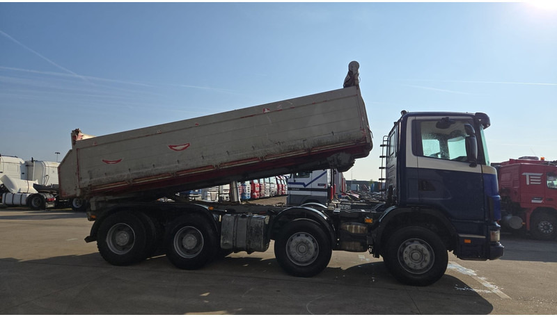 Scania 124-420 (BIG AXLE / GRAND PONT / LAMES / STEEL SUSP. / MANUAL GEARBOX / BOITE MANUELLE) - Kravas automašīna pašizgāzējs: foto 4 Scania 124-420 (BIG AXLE / GRAND PONT / LAMES / STEEL SUSP. / MANUAL GEARBOX / BOITE MANUELLE) - Kravas automašīna pašizgāzējs: foto 4