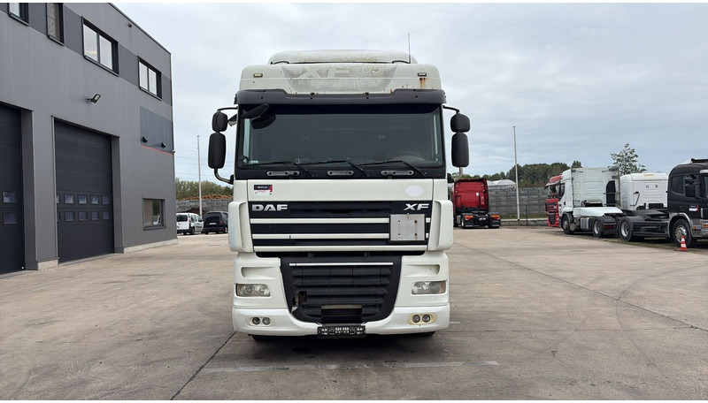 DAF 105 XF 460 (AIRCO / GOOD CONDITION / BONNE ETAT / BOITE MANUALLE / GEARBOX MANUAL) - Vilcējs: foto 2 DAF 105 XF 460 (AIRCO / GOOD CONDITION / BONNE ETAT / BOITE MANUALLE / GEARBOX MANUAL) - Vilcējs: foto 2