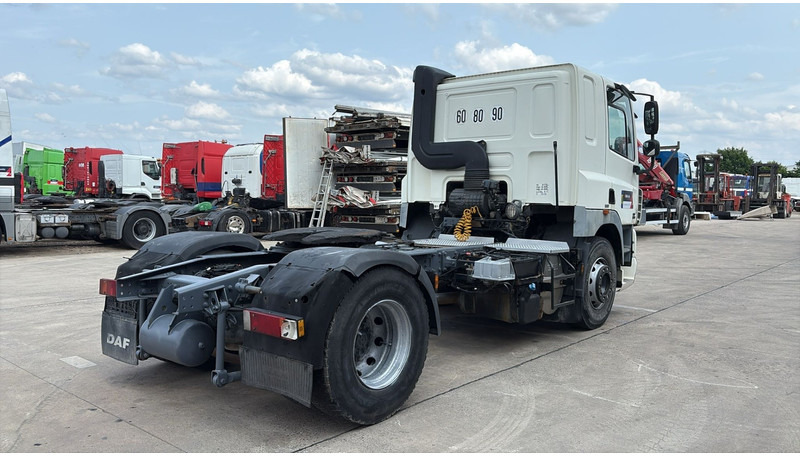 DAF 85 CF 410 (LOW CABIN / PETIT CABINE / TRES PROPRE / CLEAN CONDITION) - Vilcējs: foto 5 DAF 85 CF 410 (LOW CABIN / PETIT CABINE / TRES PROPRE / CLEAN CONDITION) - Vilcējs: foto 5