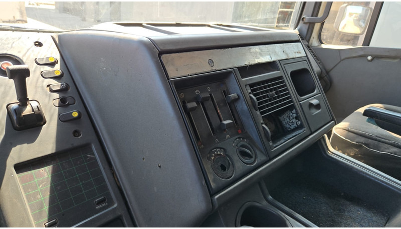 Vilcējs DAF 95 ATI 400 (EURO 2 / MANUAL PUMP / MANUAL GEARBOX / POMPE MANUELLE): foto 17