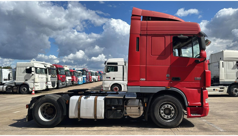 DAF XF 105.410 (BOITE MANUELLE / MANUAL GEARBOX) - Vilcējs: foto 4 DAF XF 105.410 (BOITE MANUELLE / MANUAL GEARBOX) - Vilcējs: foto 4