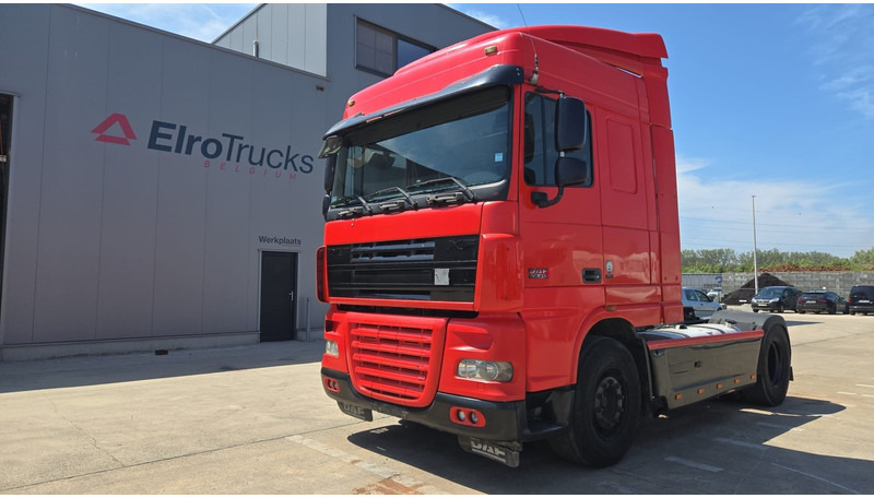 DAF XF 105.410 (BOITE MANUELLE / SUPER PROPRE !!! / TRES BONNE ETAT / AIRCO / MANUAL GEARBOX) - Vilcējs: foto 1 DAF XF 105.410 (BOITE MANUELLE / SUPER PROPRE !!! / TRES BONNE ETAT / AIRCO / MANUAL GEARBOX) - Vilcējs: foto 1