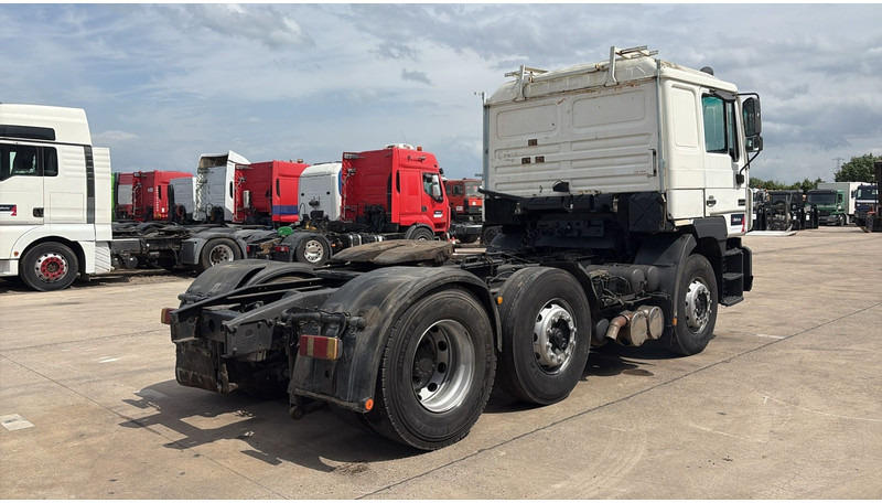 MAN 25.403 (6X2 / 6 CYLINDER / EURO 2 / MANUAL GEARBOX / 8 TYRES) - Vilcējs: foto 4 MAN 25.403 (6X2 / 6 CYLINDER / EURO 2 / MANUAL GEARBOX / 8 TYRES) - Vilcējs: foto 4