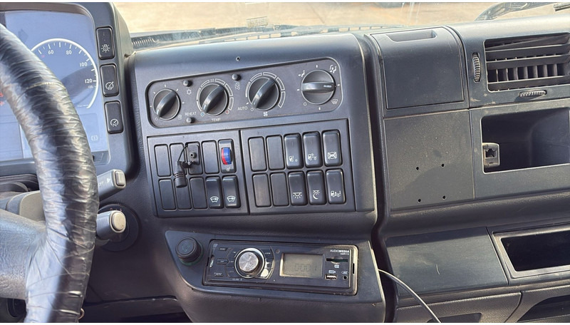 Vilcējs MAN TGA 18.480 (POMPE MANUELLE / MANUAL PUMP / MANUAL GEARBOX / BOITE MANUELLE): foto 20