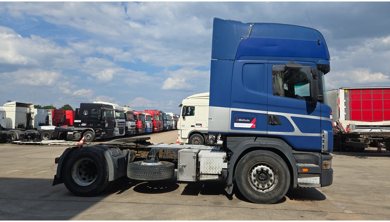 Scania 124-420 (MANUAL GEARBOX / BOITE MANUELLE / AIRCO / AC) - Vilcējs: foto 4 Scania 124-420 (MANUAL GEARBOX / BOITE MANUELLE / AIRCO / AC) - Vilcējs: foto 4