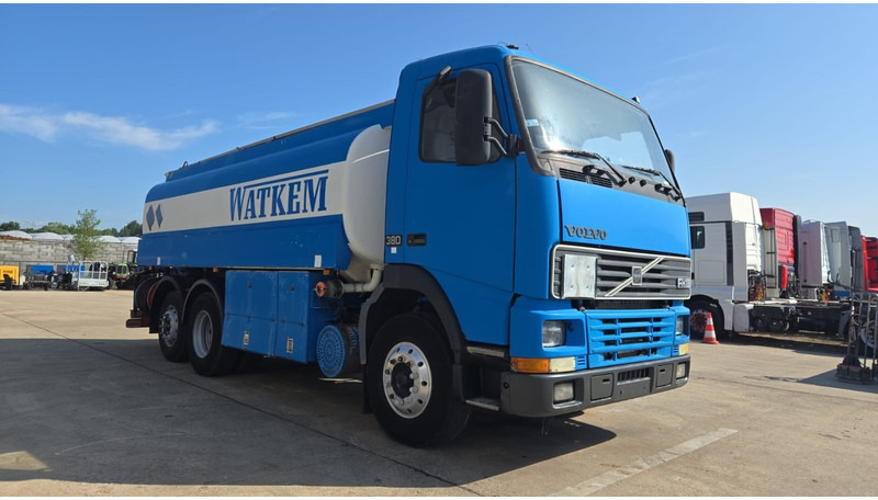 Volvo FH 12.380 (20.100 LITERS / PARFAIT ETAT / TOP CONDITION !!! / 6X2 / BOITE MANUELLE) - Autocisterna: foto 3 Volvo FH 12.380 (20.100 LITERS / PARFAIT ETAT / TOP CONDITION !!! / 6X2 / BOITE MANUELLE) - Autocisterna: foto 3