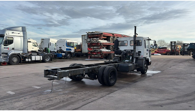 Volvo FL 220 (BELGIAN TRUCK / CAMION BELGE / MANUAL GEARBOX) - Šasija kravas automašīna: foto 4 Volvo FL 220 (BELGIAN TRUCK / CAMION BELGE / MANUAL GEARBOX) - Šasija kravas automašīna: foto 4