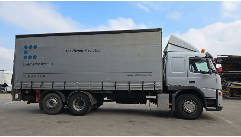 Volvo FM 400 (BELGIAN TRUCK / TECHNICAL TOP CONDITION !! / 6X2 / LIFT / EURO 5) - Kravas automašīna ar tentu: foto 4 Volvo FM 400 (BELGIAN TRUCK / TECHNICAL TOP CONDITION !! / 6X2 / LIFT / EURO 5) - Kravas automašīna ar tentu: foto 4