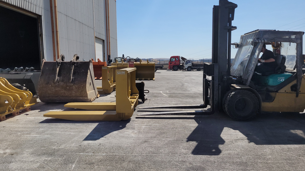 Dakšas - Riteņu iekrāvējs CATERPILLAR 988 Marble Attachments: foto 8