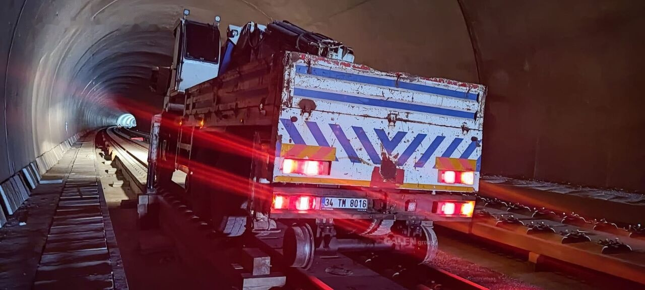 Galen Rail Mover - Riteņu ekskavators: foto 3 Galen Rail Mover - Riteņu ekskavators: foto 3