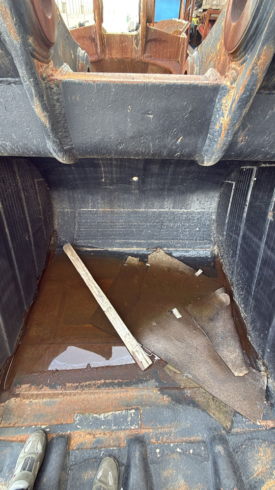 HITACHI ZX520/530 Cheap Second Hand Bucket - Ekskavatora kauss: foto 4 HITACHI ZX520/530 Cheap Second Hand Bucket - Ekskavatora kauss: foto 4